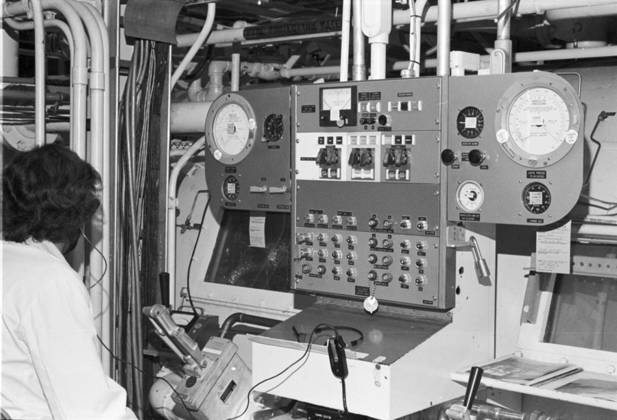 8-ft Chamber Control
Console in 1976